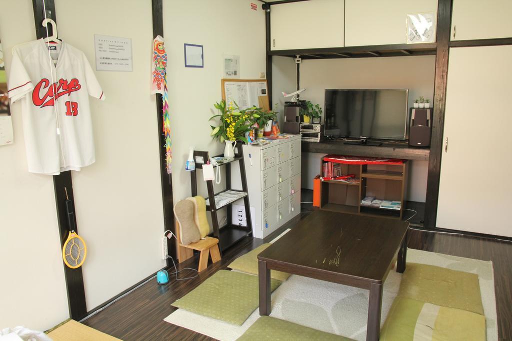 Guest House Carpe Hiroshima Koi Extérieur photo